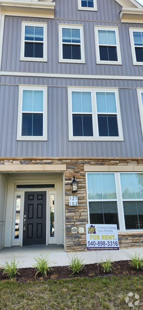 Building Photo - 325 Crab Apple Dr