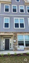 Building Photo - 325 Crab Apple Dr