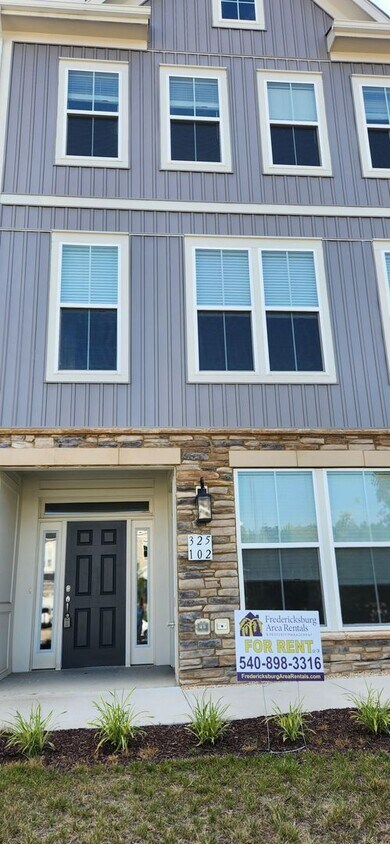 Primary Photo - Embrey Mill Townhome!