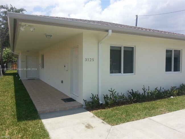 Building Photo - 3 br, 2 bath House - 3125 SW 16th Ter