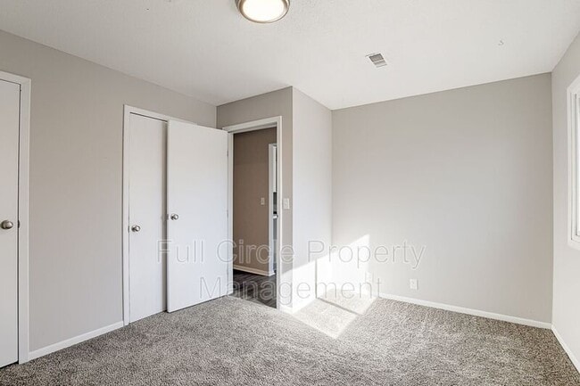 Building Photo - 349 S 26th St