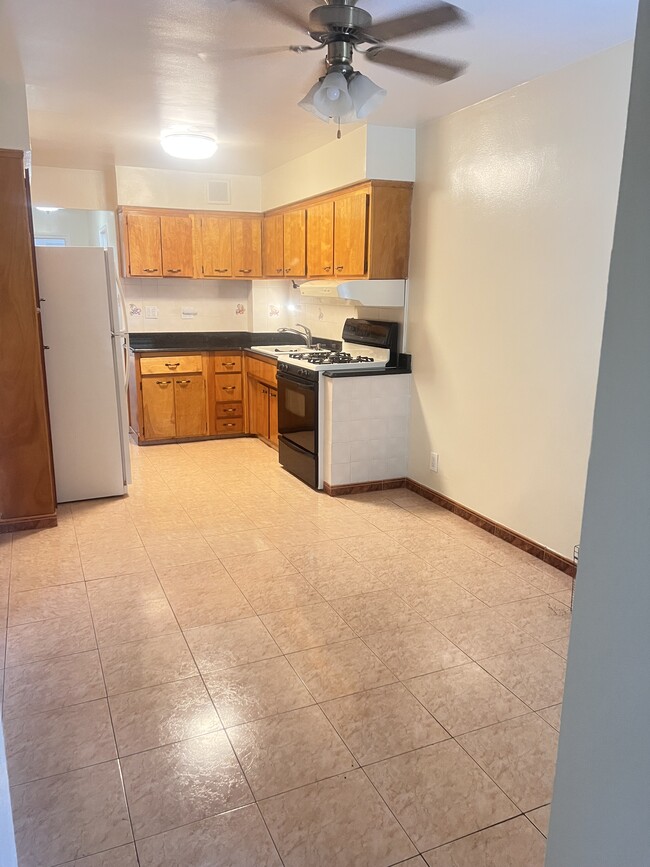 Photo - 1349 E 84th St House