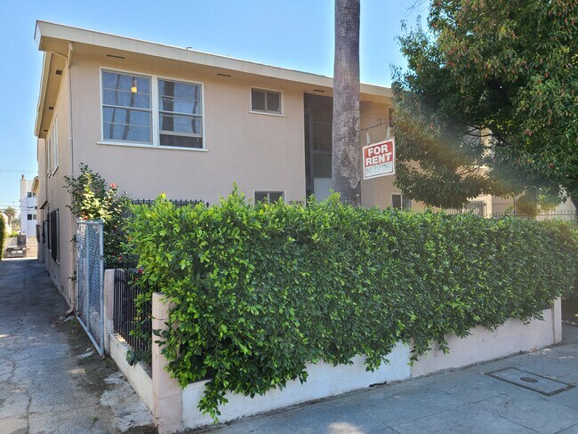 Foto del edificio - 1844 N Kingsley Dr