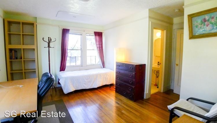 Primary Photo - 1321 Spruce St