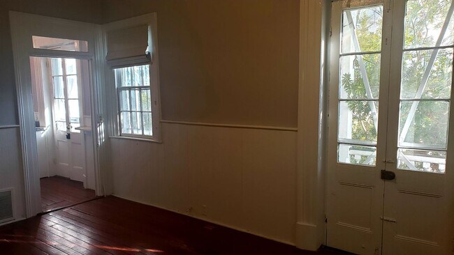 Foto del edificio - 1 br, 1 bath House - 37 Smith Street A Unit 1