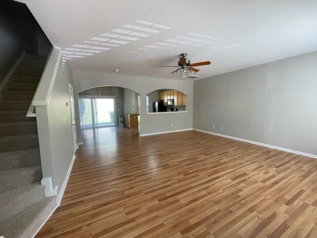 Building Photo - 804 Walnut Woods Dr
