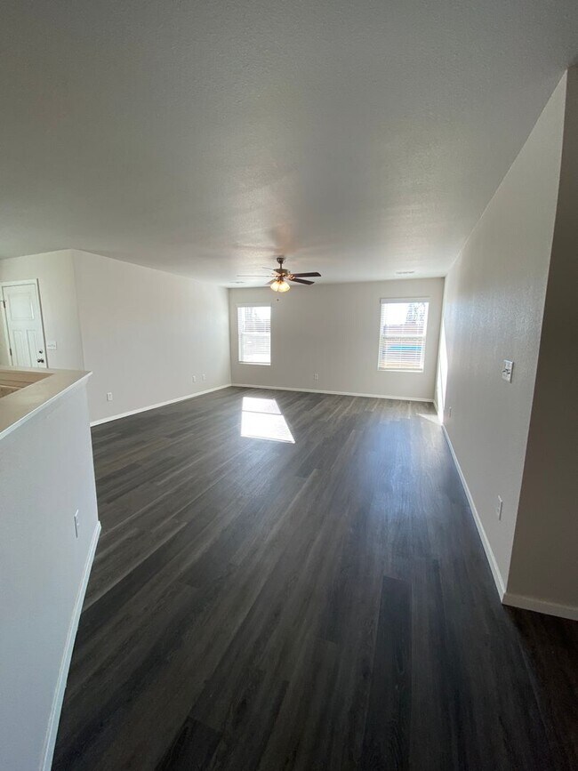 Foto del edificio - *Pre-leasing* Three Bedroom | Two Bathroom...