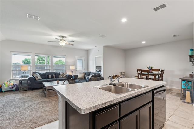 Foto del edificio - 16417 Marinette Ct