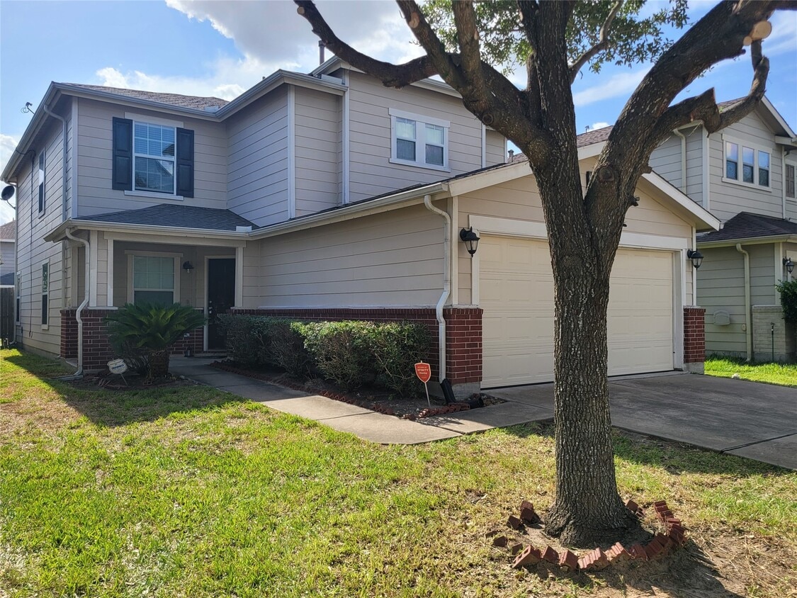 Foto principal - 7815 Tuhati Forest Ln