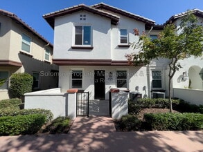 Building Photo - 4148 Sitio Cielo