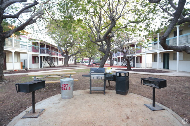 Building Photo - Vista Hermosa Apartments