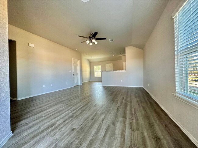 Foto del edificio - 270 Cumberland Forest Dr