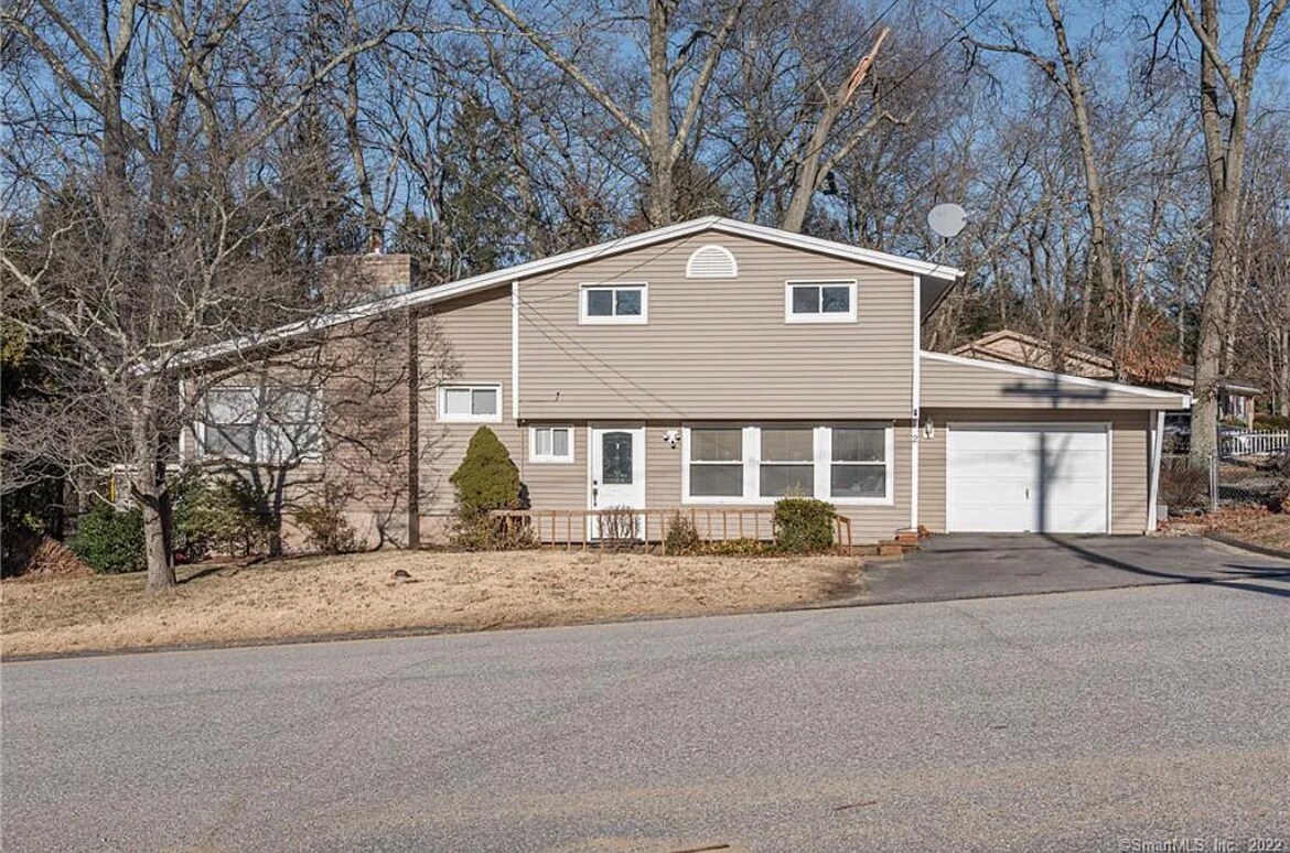 2 Stanley Rd, Windham, CT 06280 House Rental in Windham, CT