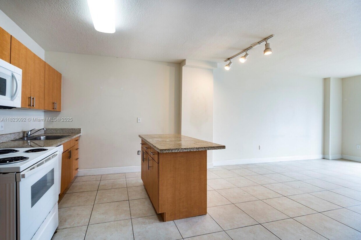 Foto principal - 423 NE 23rd St