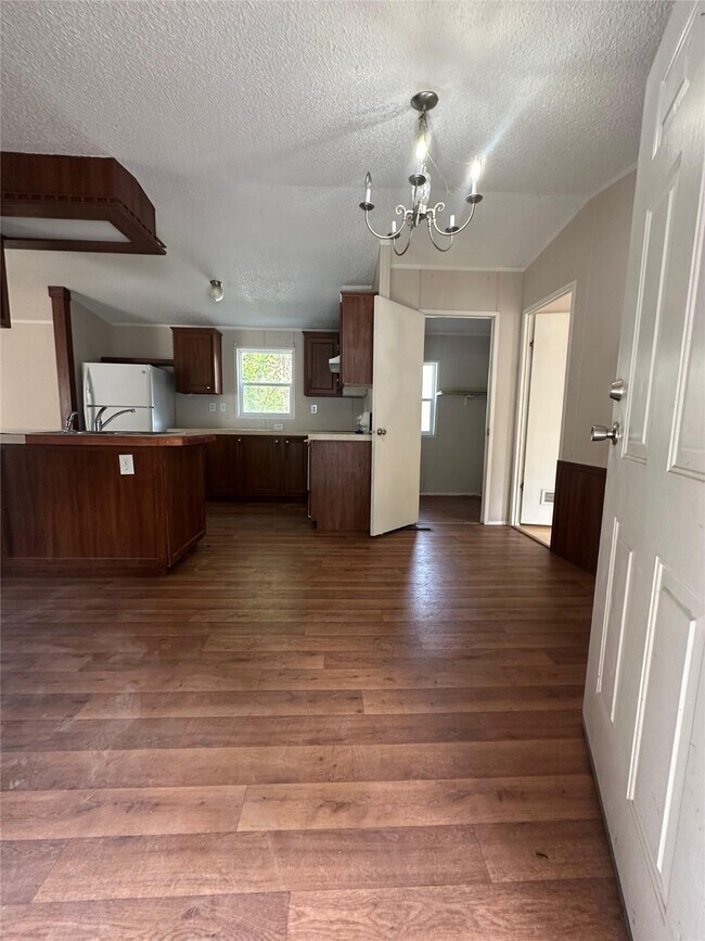 Foto del edificio - 13521 Ann Louise Rd