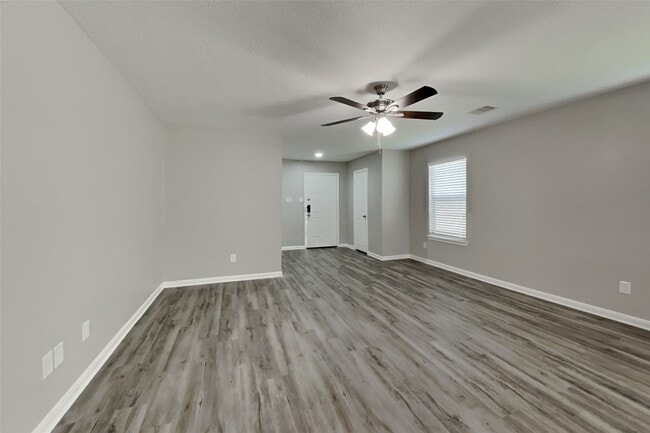 Building Photo - 7814 Pasture Spring Ln