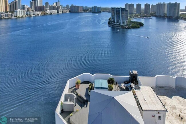 Building Photo - 3600 Mystic Pointe Dr