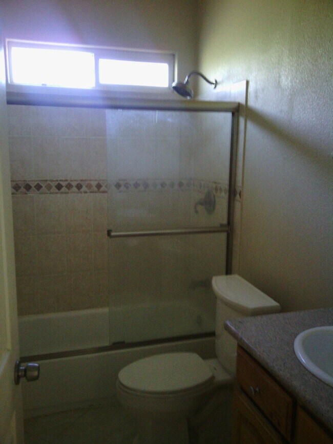 Building Photo - COMING SOON!! 4 bedrooms 2 bathroom home i...