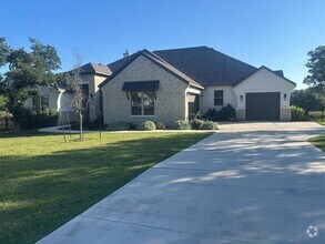 Building Photo - 205 Spence Ln