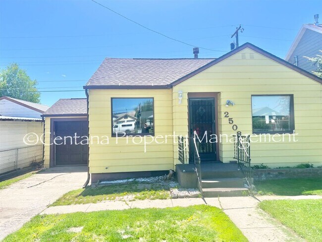 Foto del edificio - Remodeled 2 bedroom house on the flats with a garage, fenced yard, storage, and so much more!