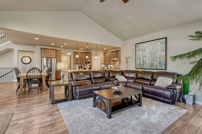 Building Photo - LUXIOUROUS 6 BED/6 BATH HOME IN SANCTUARY ...