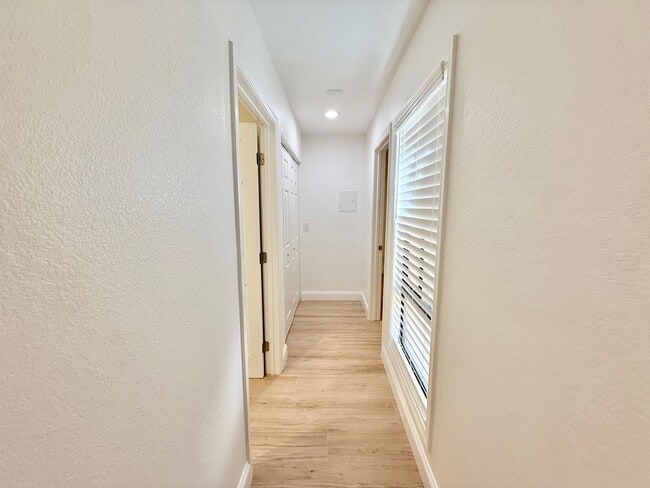 Building Photo - Gorgeous home off the Mission Viejo Lake