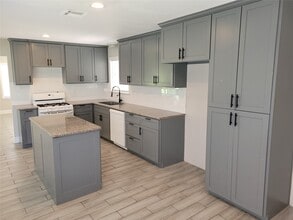 Building Photo - 7803 Broadview Dr