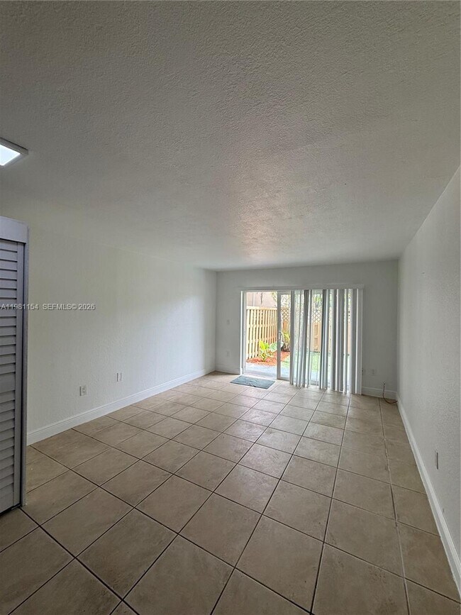 Foto del edificio - 5020 NW 79th Ave