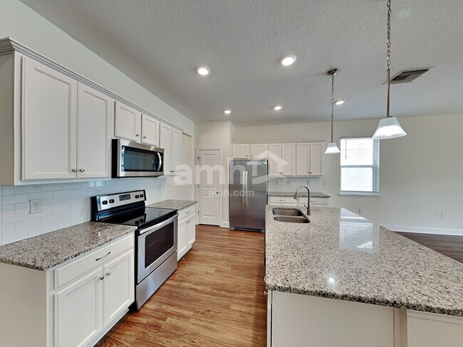 Foto del edificio - 509 Pine Terrace Dr