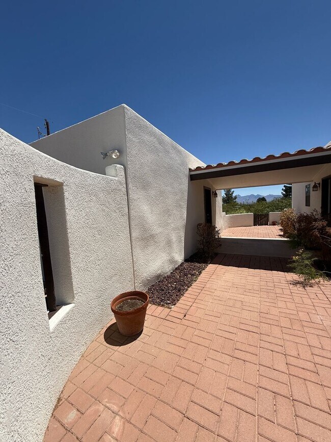 Foto del edificio - 6529 Justin Ln