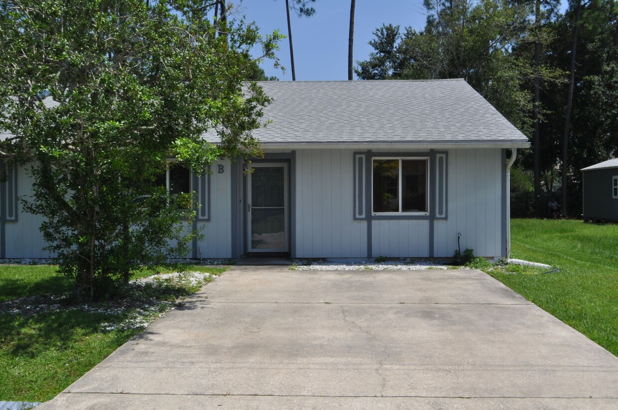 Primary Photo - Pine Lakes 3 bedroom duplex side B