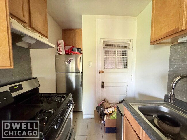 Foto del edificio - 3315 N Lakewood Ave