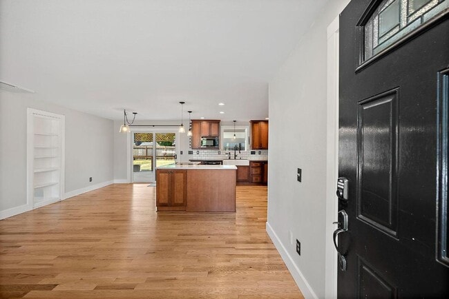 Building Photo - Beautiful Steilacoom Home with Private ADU, Covered Patio, Bonus Gym & A/C!