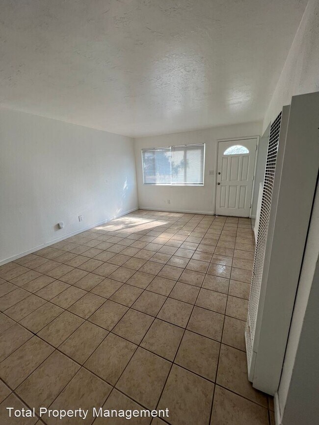 Building Photo - 2 br, 1 bath House - 310 W. Sweet Ave.