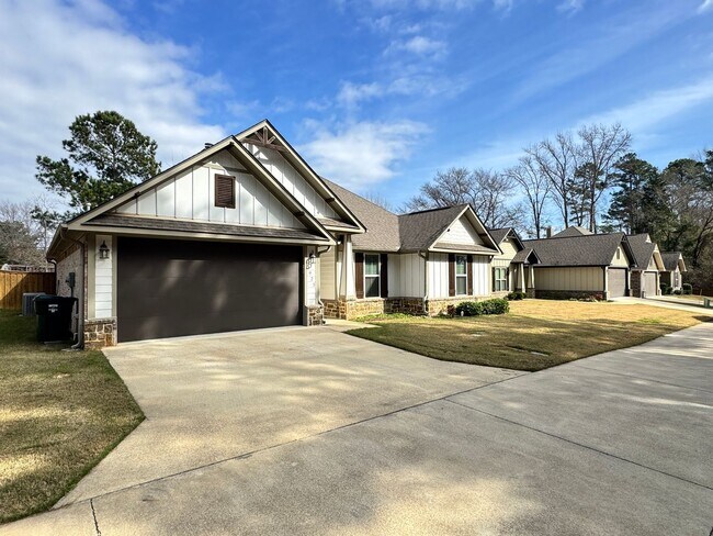 Foto del edificio - 3925 Old Omen Rd