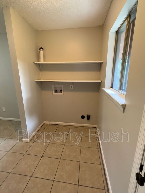 Building Photo - 1682 Hamlet Dr