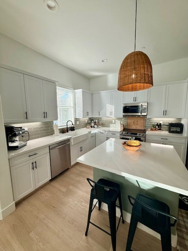 Foto del edificio - Stunning 3bed 2.5 Bath single family home in Avila Ranch Community