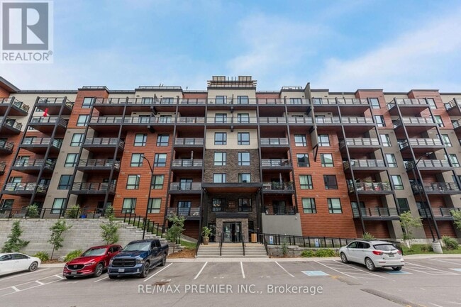 Building Photo - 302 Essa Rd