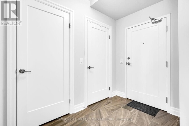 Building Photo - 505 Talbot St