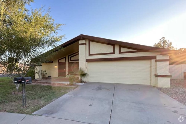 Building Photo - 5221 W Harmont Dr