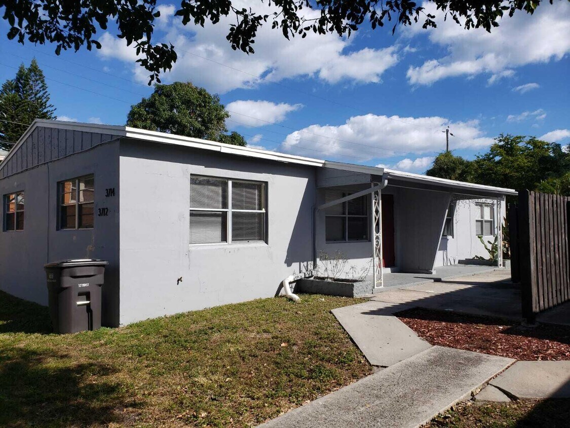 Foto principal - 3712 Henry Ave