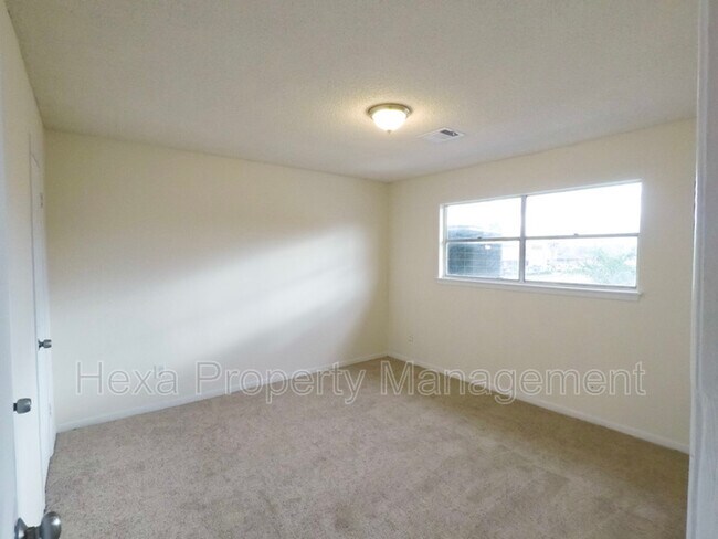 Foto del edificio - 6555 Brittmoore Rd