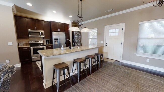 Foto del edificio - Heisman Villa Townhome