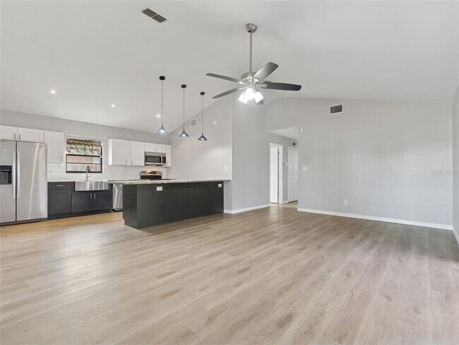 Foto del edificio - 766 91st Ave N