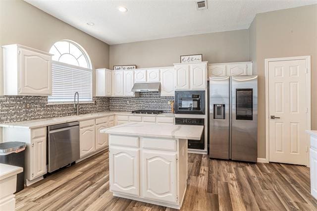Building Photo - 8409 Lake Bend Dr