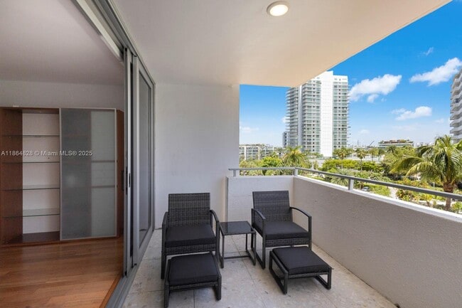 Foto del edificio - 11 Island Ave