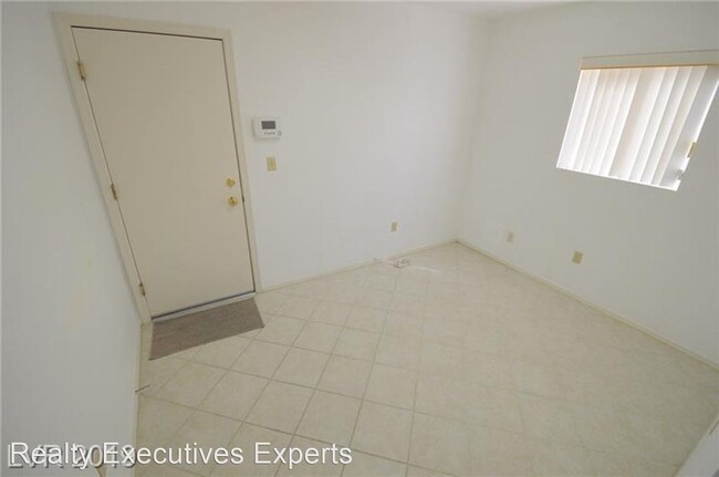 Building Photo - 2 br, 2 bath House - 9900 Woodhouse Dr