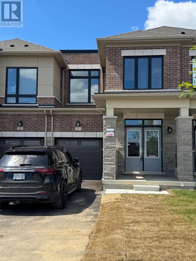 Building Photo - 8 Haldimand Cres
