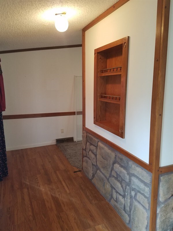 Building Photo - 140 McAbee Rd