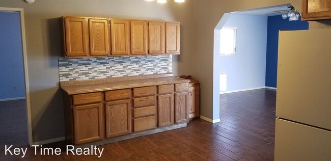 Building Photo - 3 br, 2 bath House - 3353 McCormick Blvd